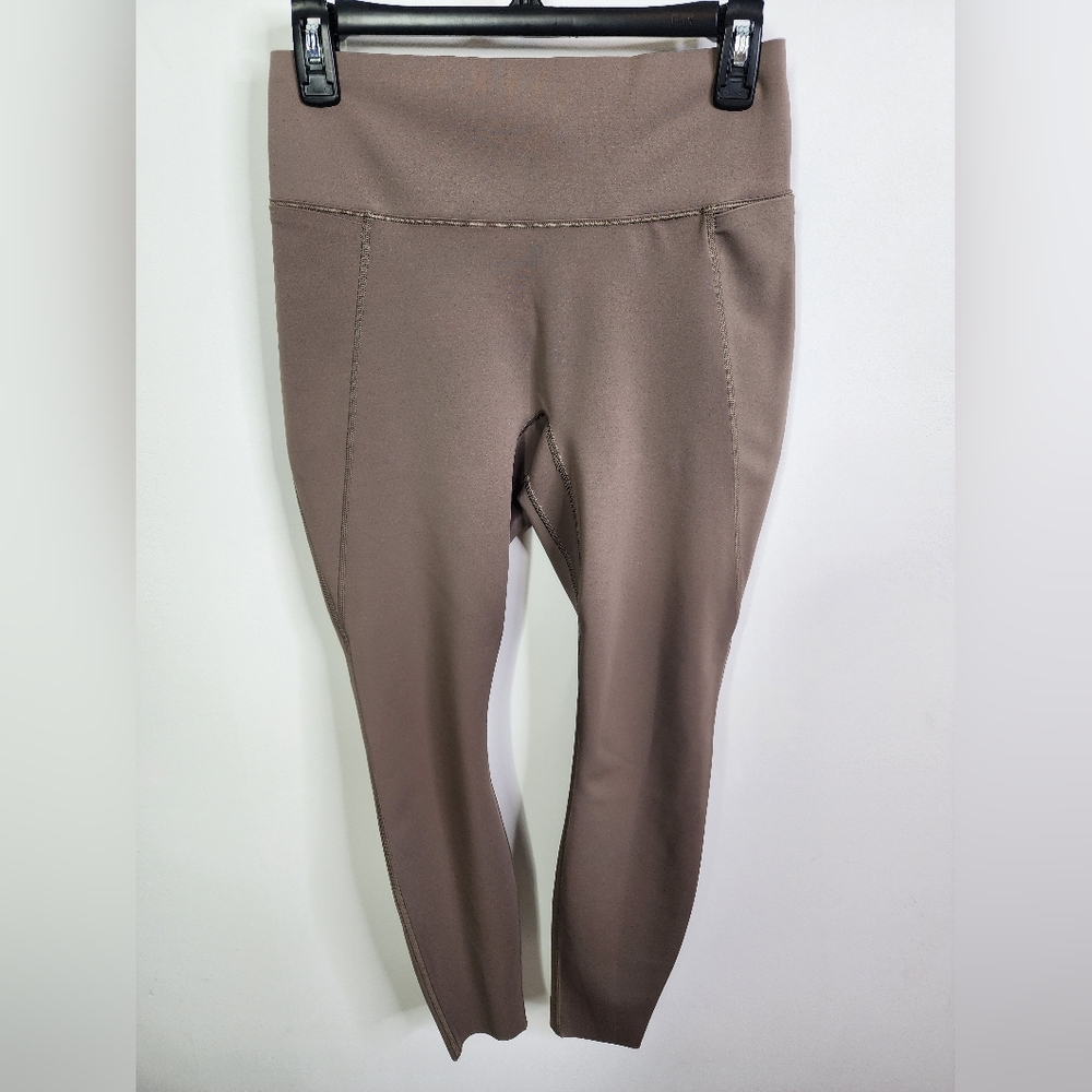 Nike Universa High-Waisted 7/8 Leggings with No Front Seam, Medium